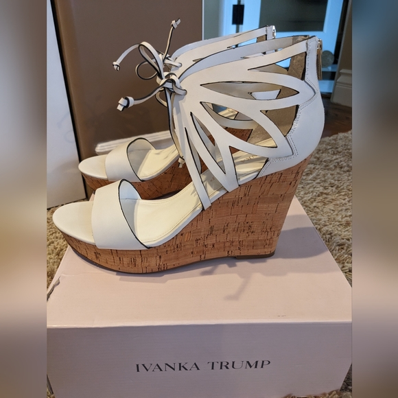 NWT Ivanka Trump platforms - Picture 3 of 4